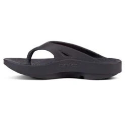 OOfos Unisex OOriginal Sandal - Black- Regular (D) -Sports Store 1000BLK shot4 932x680 d8686cd2 6628 4c0f 8698 93c9182c8631