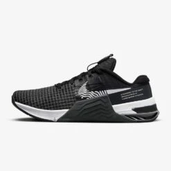 Nike Women's Metcon 8 Training Shoe - Black/White- Regular (B) -Sports Store metcon 8 womens training shoes Hzmjkl